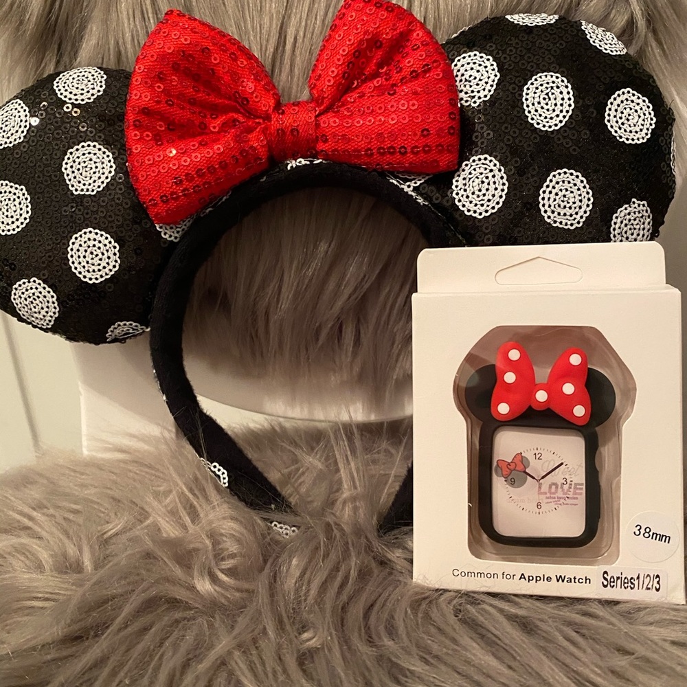 Minnie Mouse Disney ears and Apple Watch cover